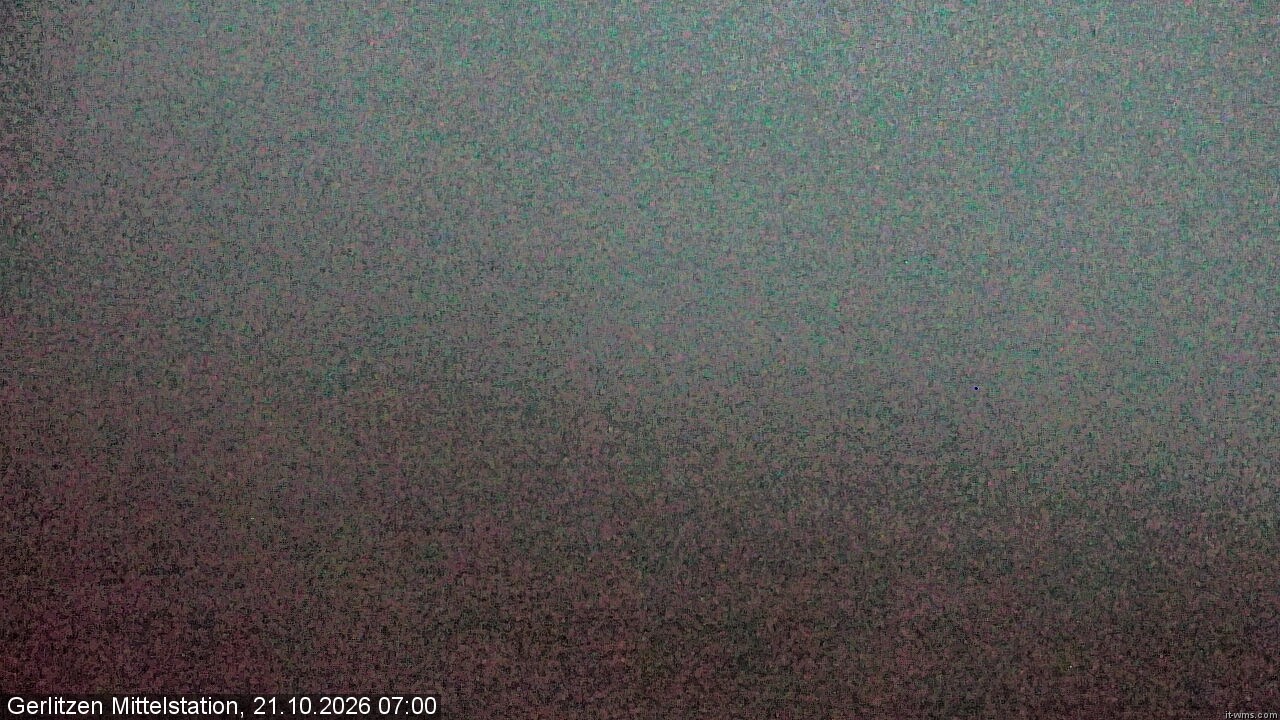 Archiv Foto Webcam Kanzelhöhe: Schirmbar und Sonnenarena