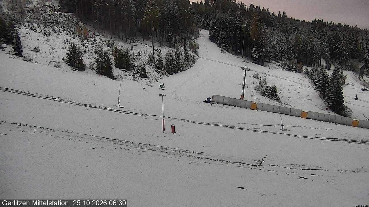 Archiv Foto Webcam Kanzelhöhe: Schirmbar und Sonnenarena