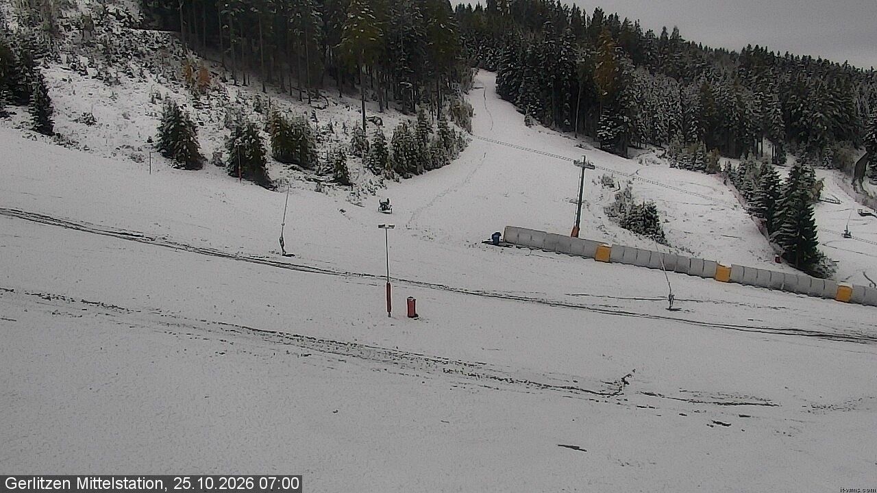 Archiv Foto Webcam Kanzelhöhe: Schirmbar und Sonnenarena