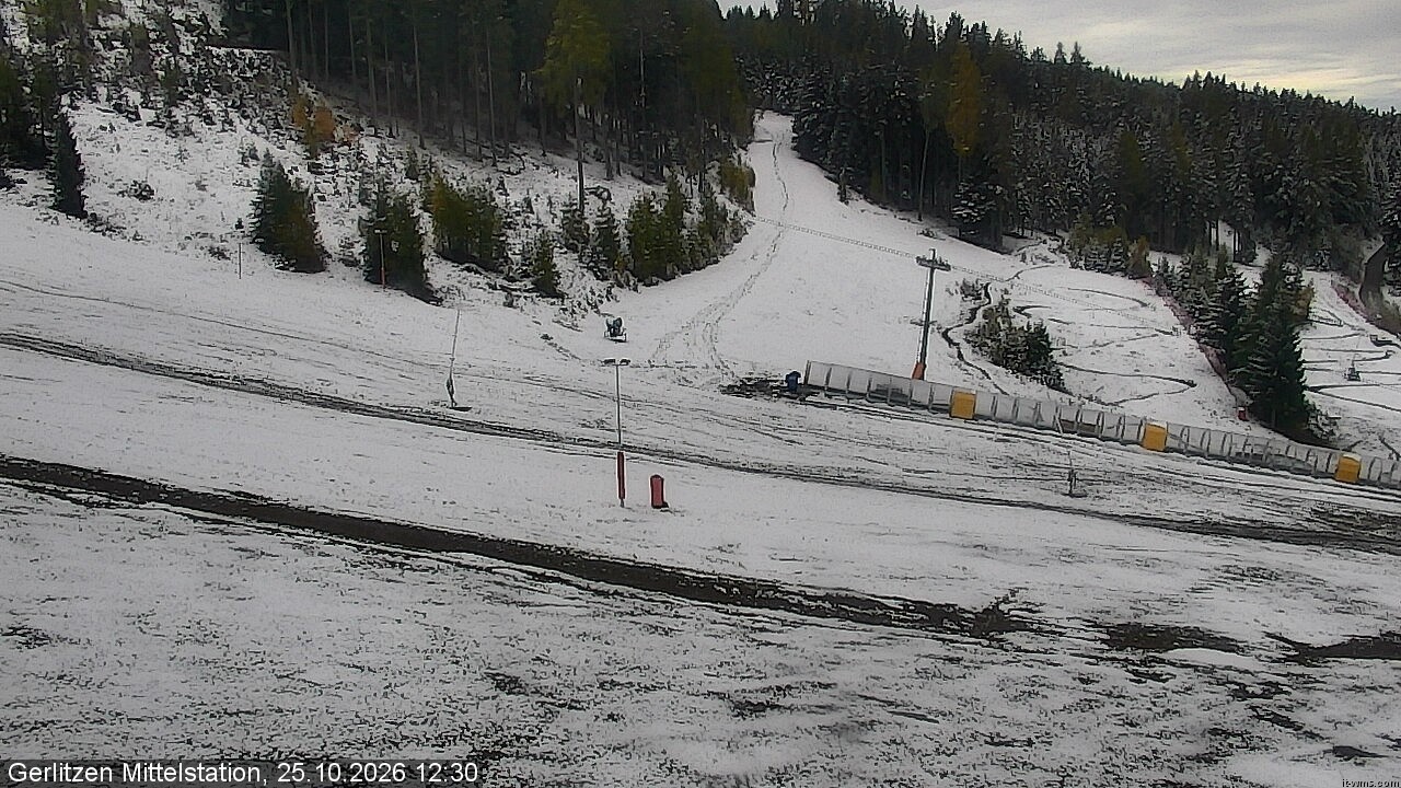 Archiv Foto Webcam Kanzelhöhe: Schirmbar und Sonnenarena