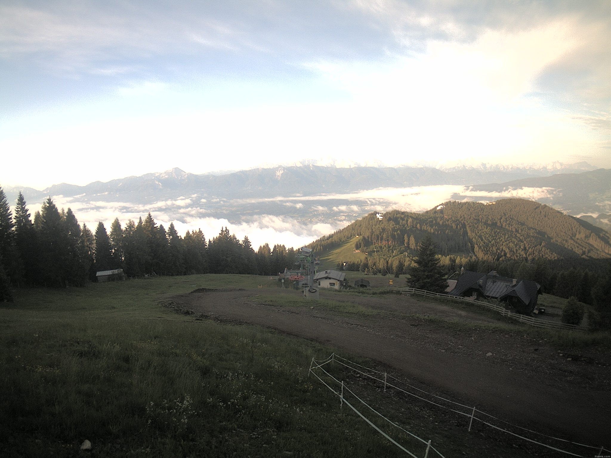 Archiv Foto Webcam Ochsengarten Übungslift (Gerlitzen)