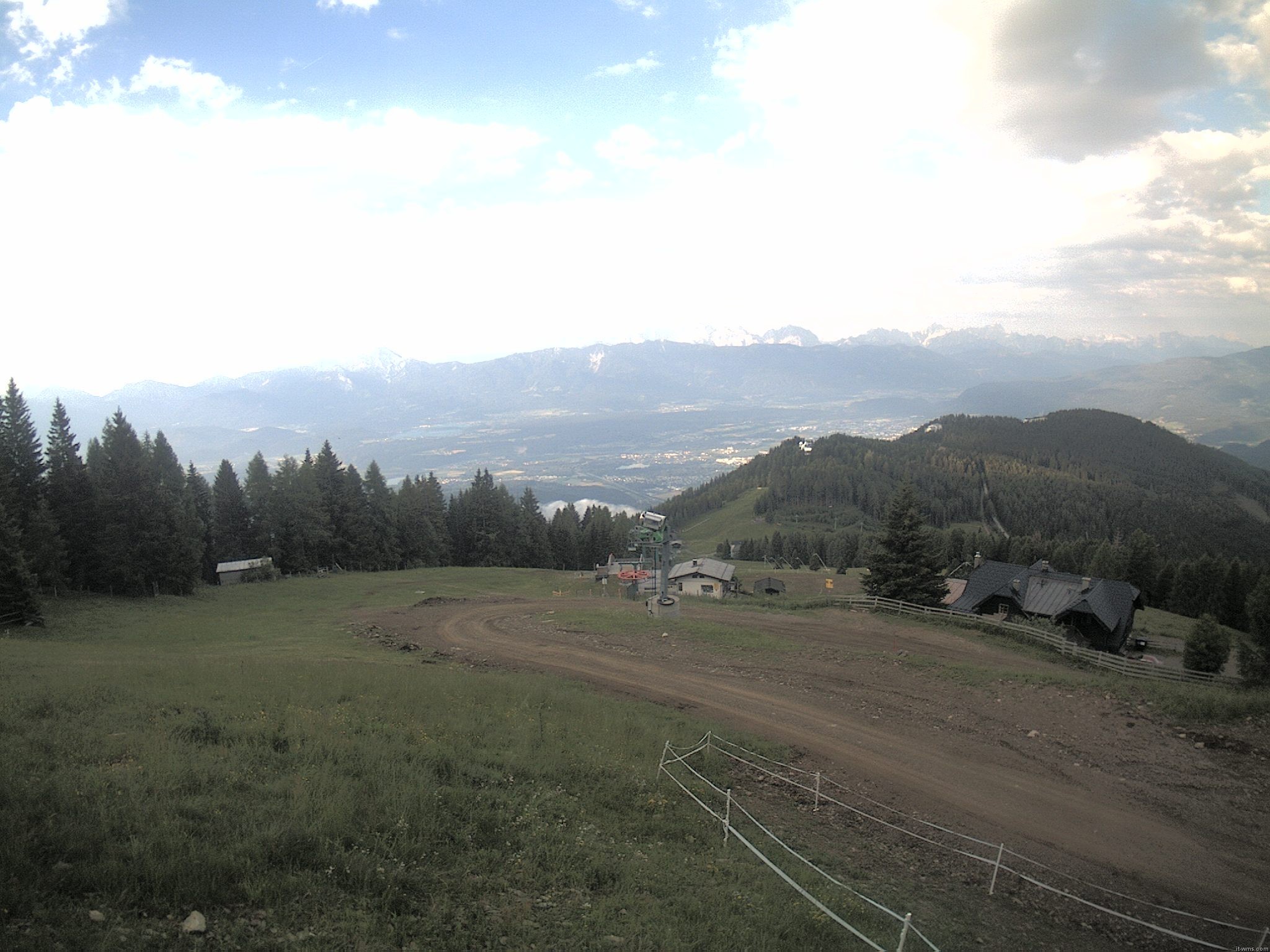 Archiv Foto Webcam Ochsengarten Übungslift (Gerlitzen)
