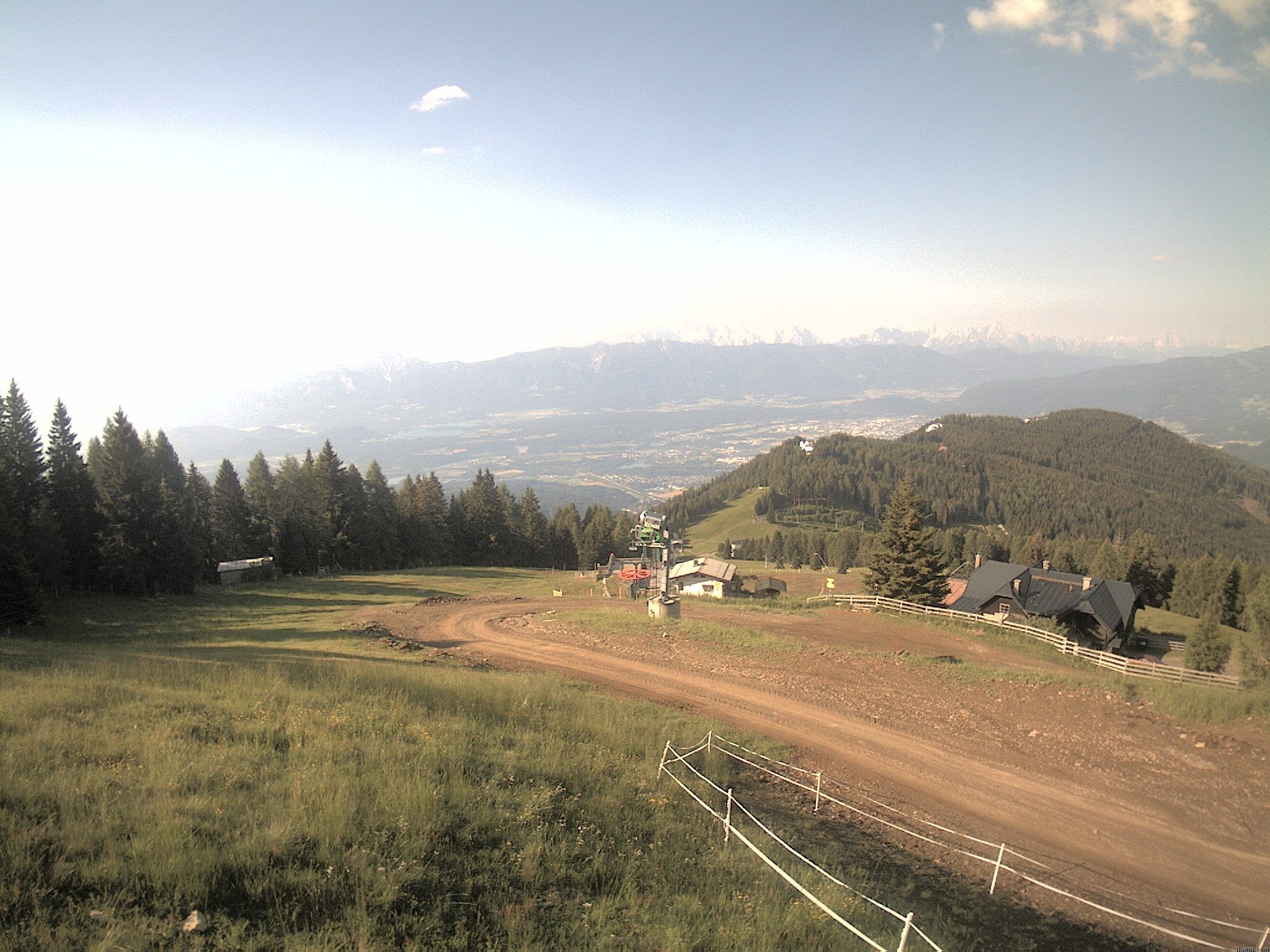 Archiv Foto Webcam Ochsengarten Übungslift (Gerlitzen)