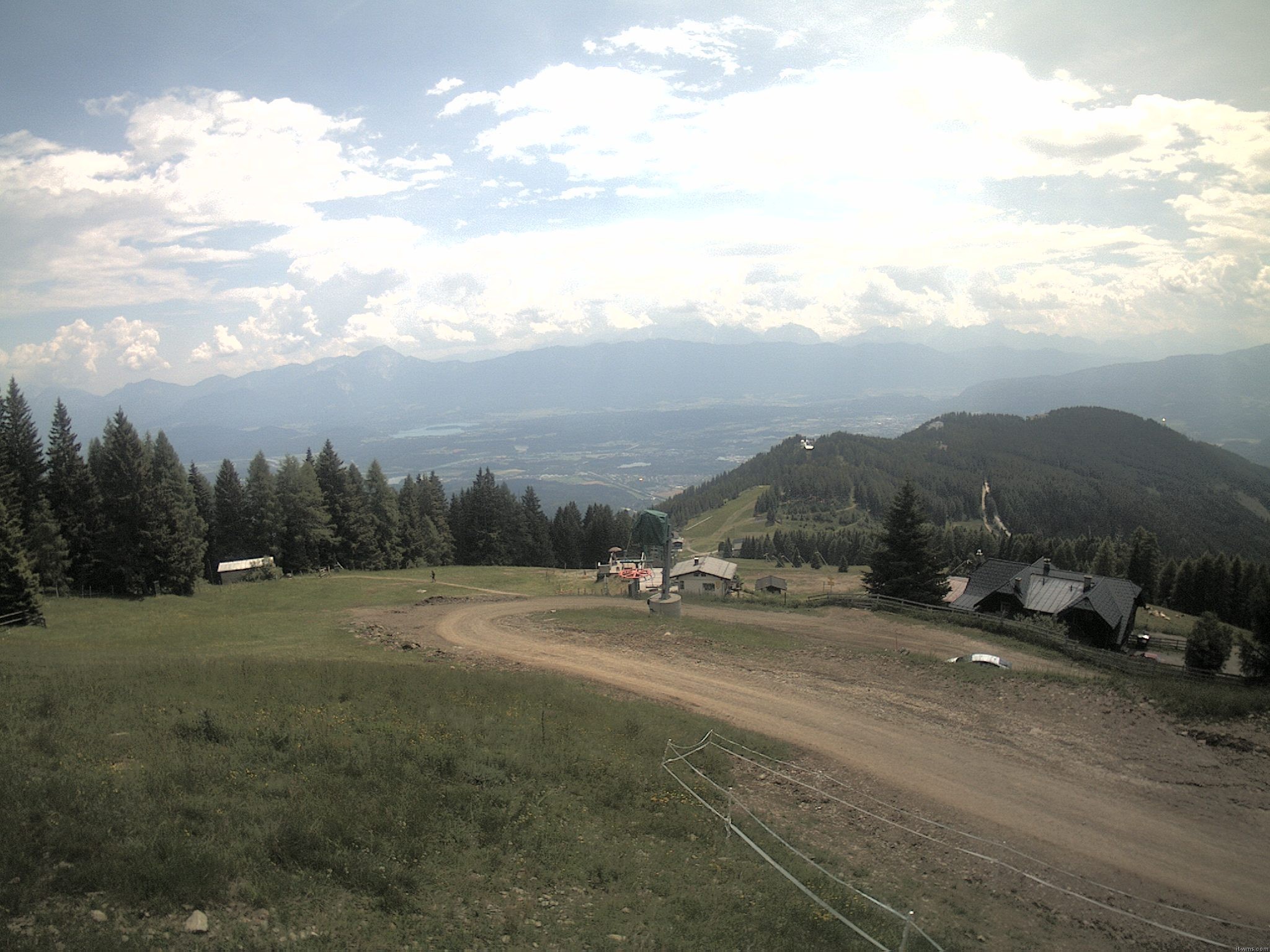 Archiv Foto Webcam Ochsengarten Übungslift (Gerlitzen)