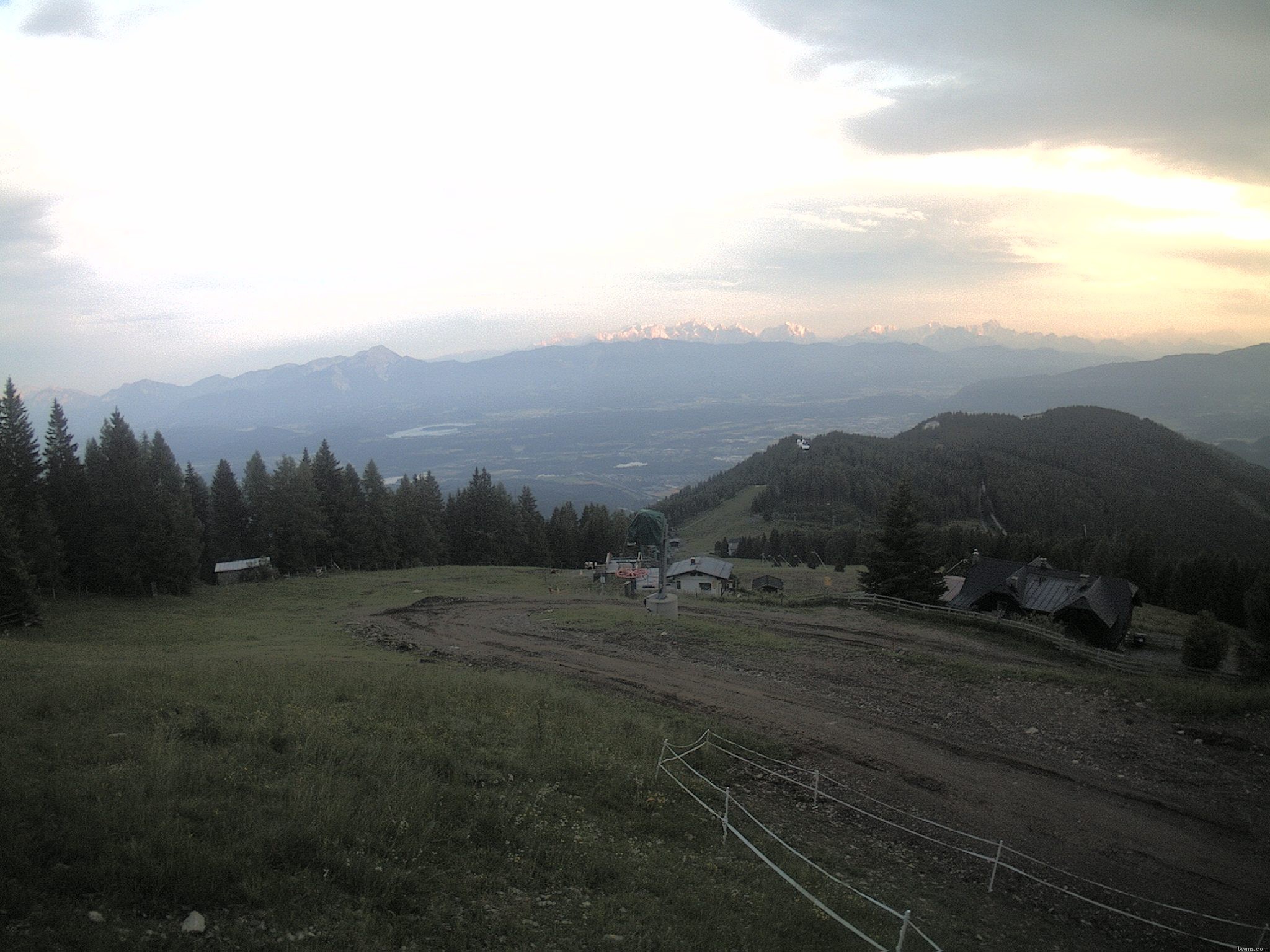 Archiv Foto Webcam Ochsengarten Übungslift (Gerlitzen)