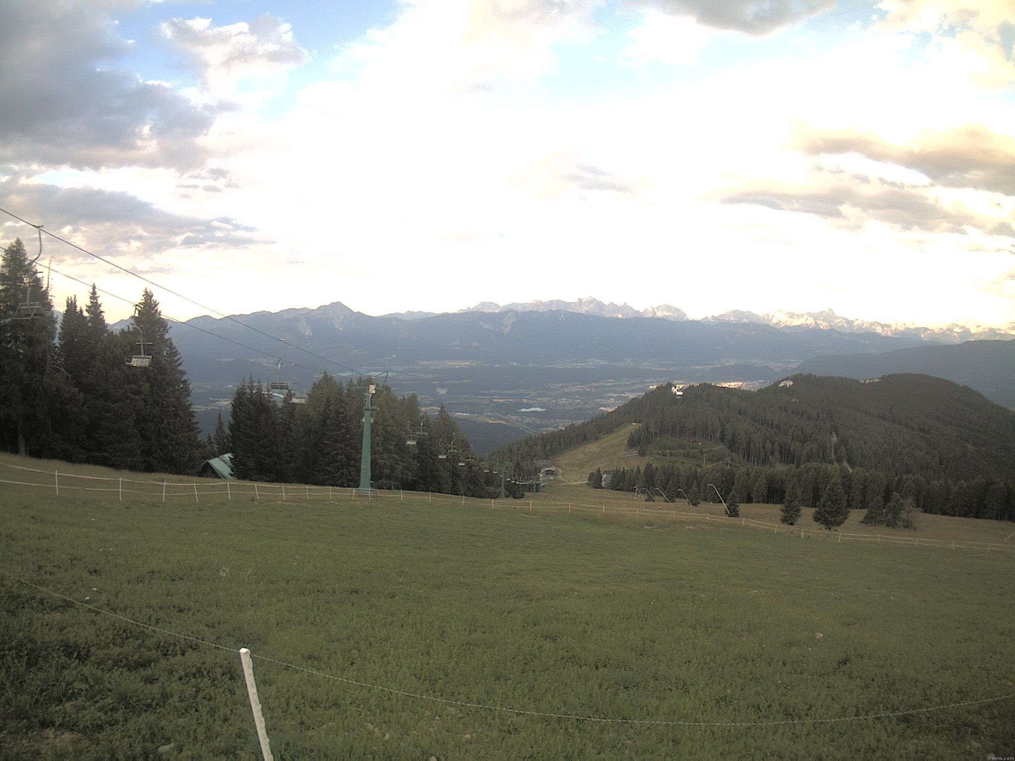Archiv Foto Webcam Ochsengarten Übungslift (Gerlitzen)