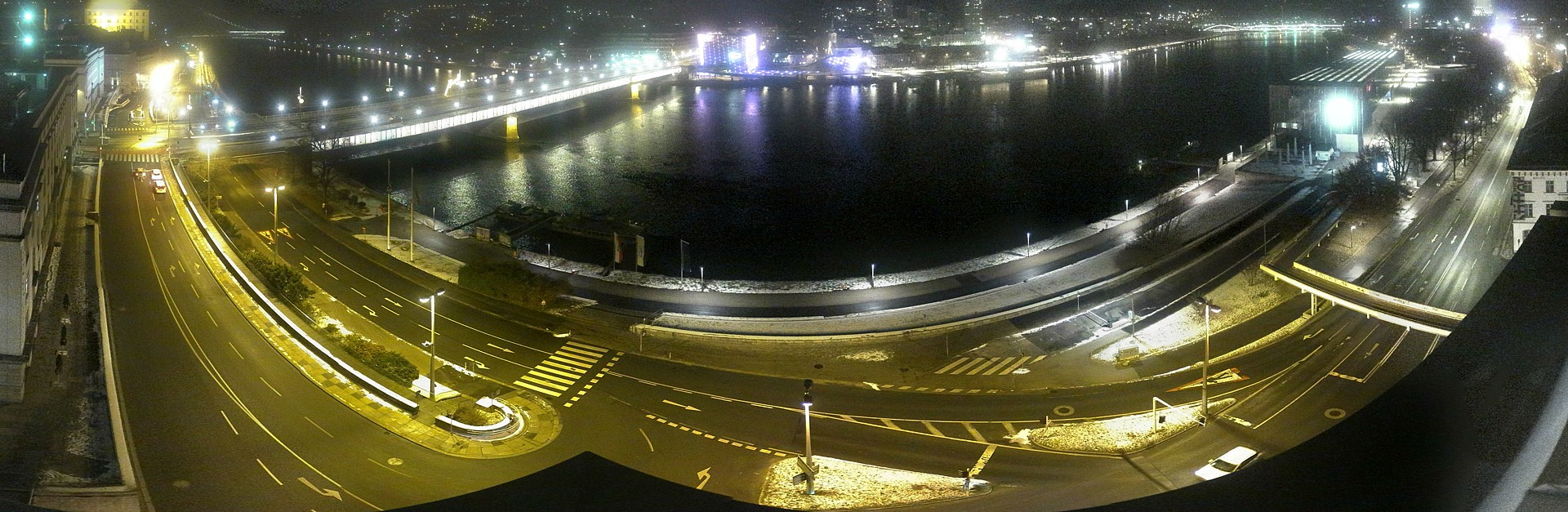 Archiv Foto Webcam Linz: Donaulände und Nibelungenbrücke