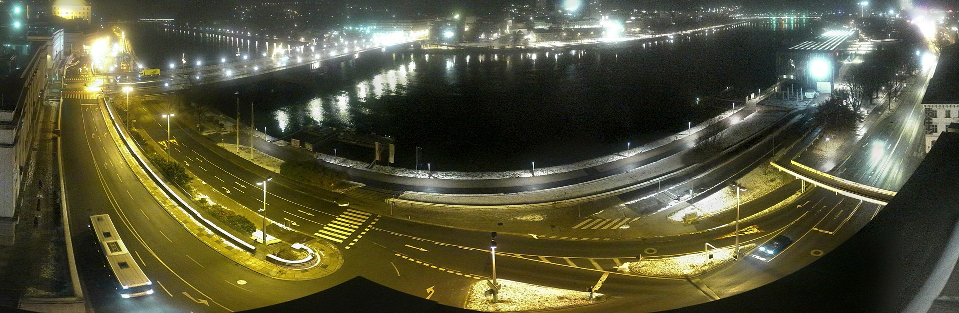 Archiv Foto Webcam Linz: Donaulände und Nibelungenbrücke