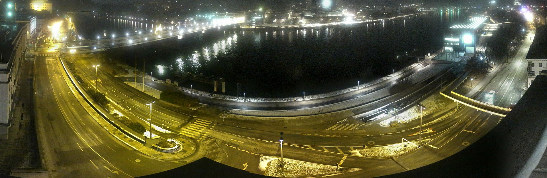 Archiv Foto Webcam Linz: Donaulände und Nibelungenbrücke