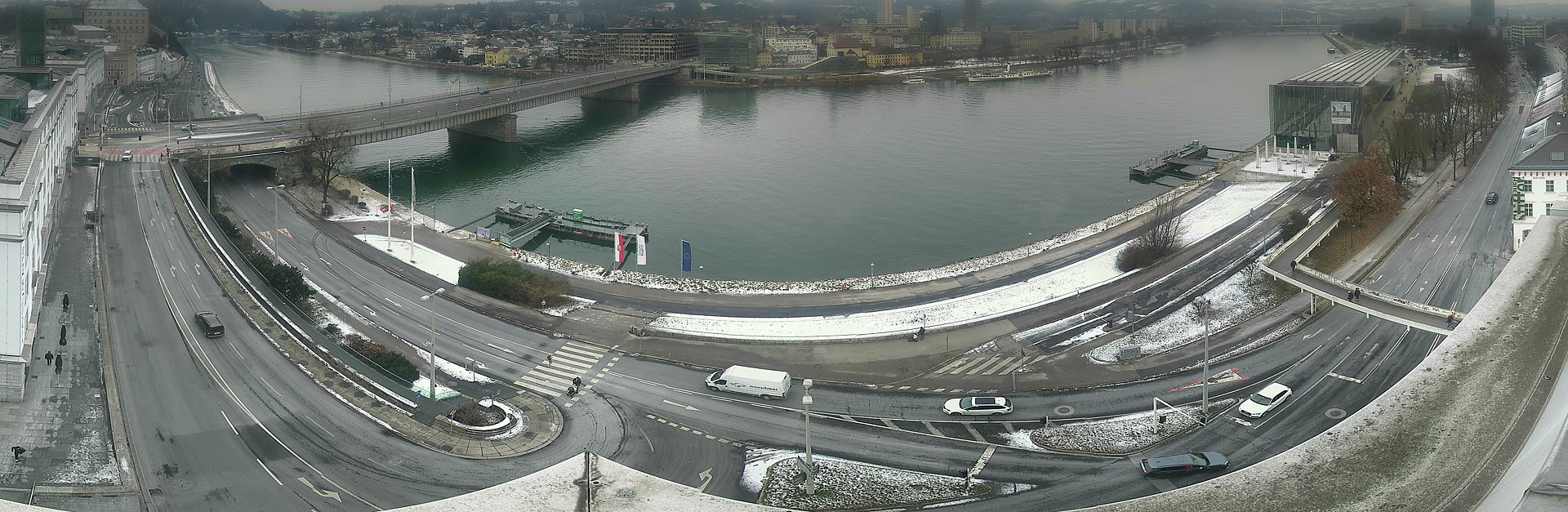 Archiv Foto Webcam Linz: Donaulände und Nibelungenbrücke