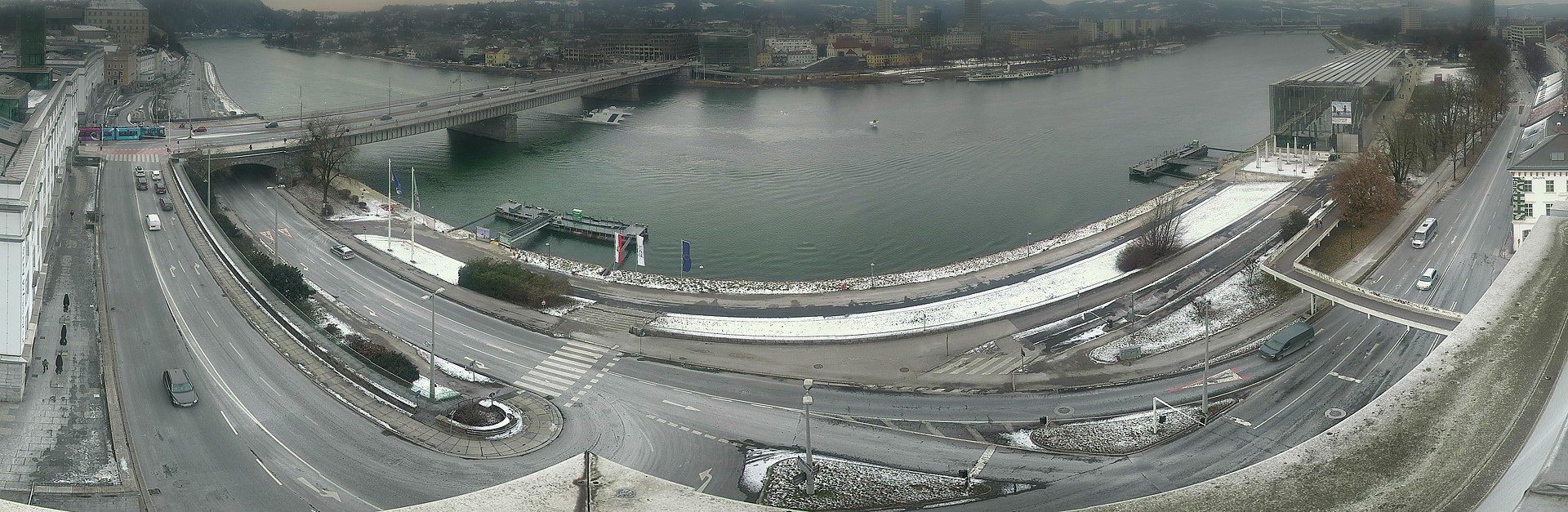 Archiv Foto Webcam Linz: Donaulände und Nibelungenbrücke
