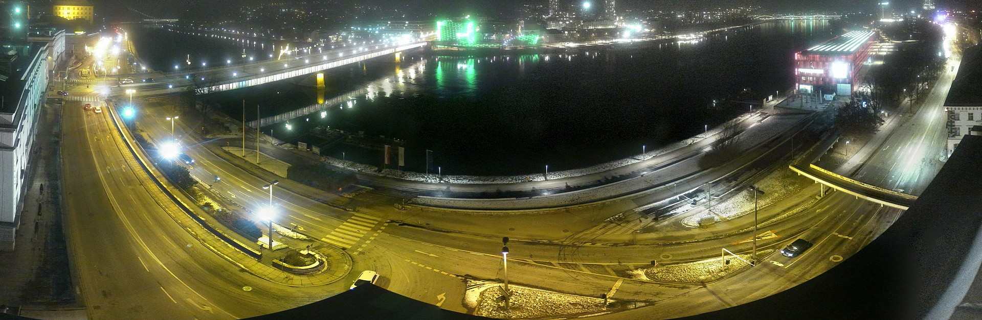 Archiv Foto Webcam Linz: Donaulände und Nibelungenbrücke