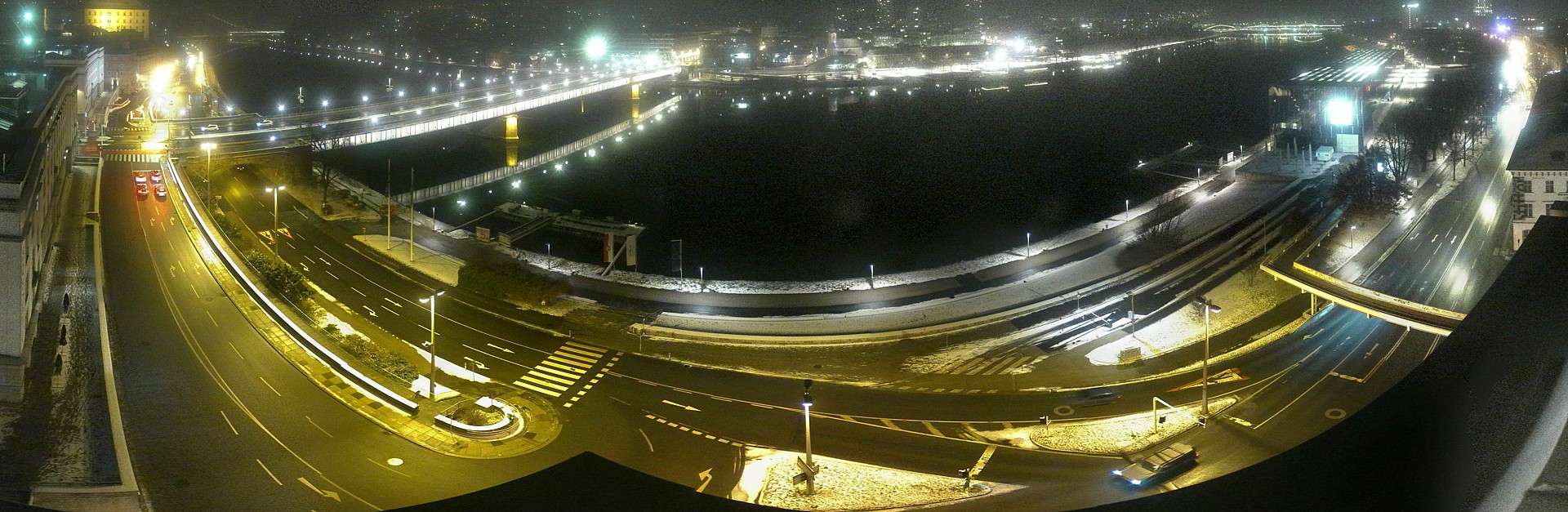 Archiv Foto Webcam Linz: Donaulände und Nibelungenbrücke