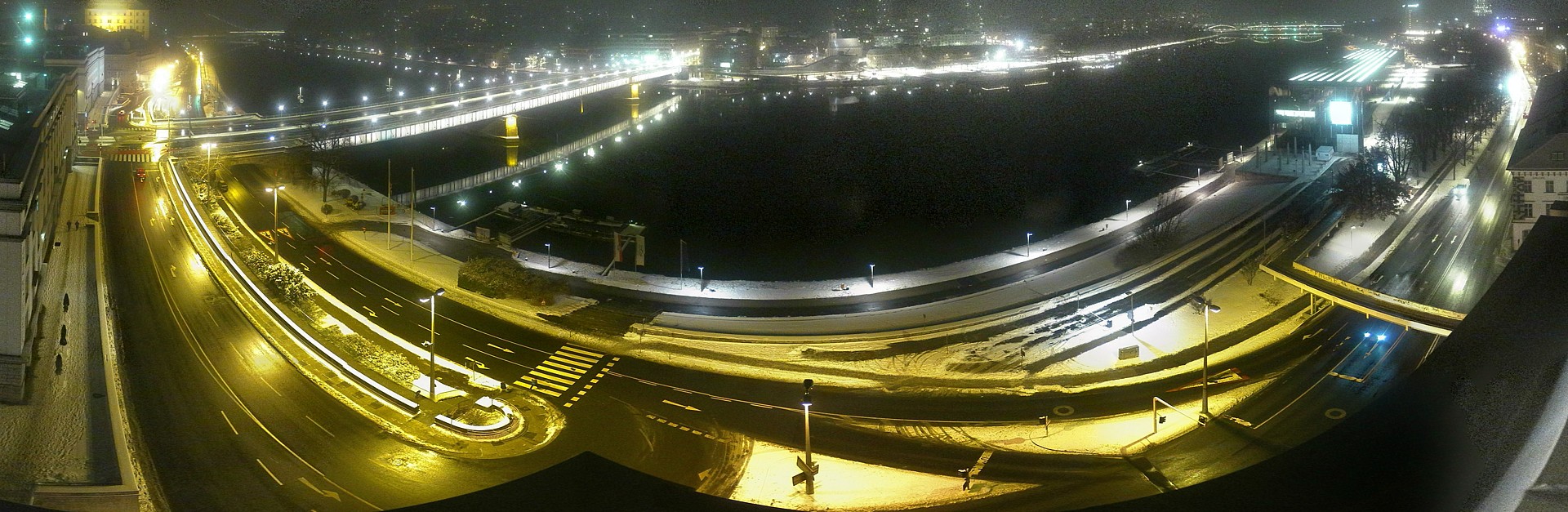 Archiv Foto Webcam Linz: Donaulände und Nibelungenbrücke