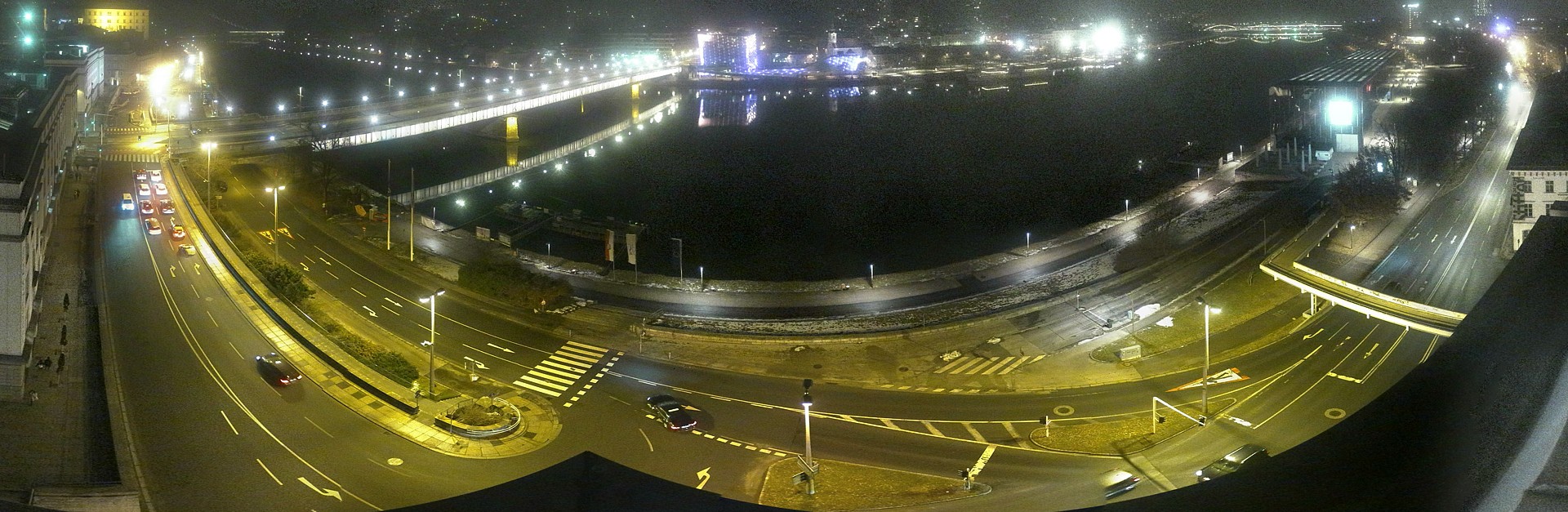 Archiv Foto Webcam Linz: Donaulände und Nibelungenbrücke