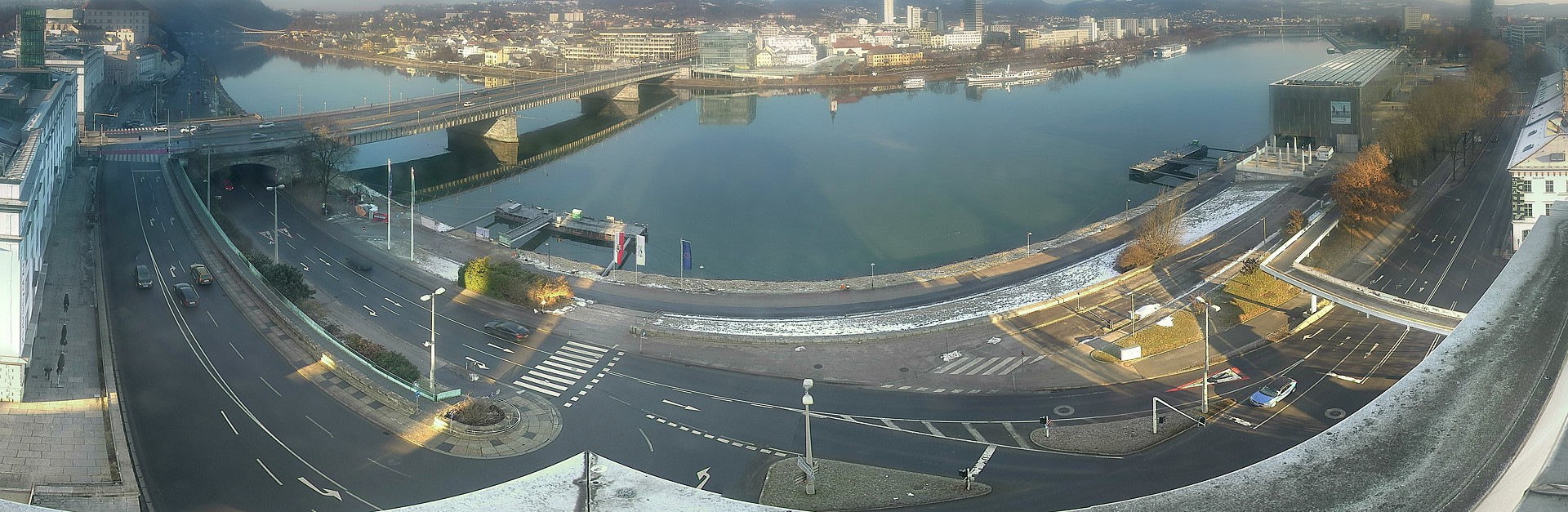 Archiv Foto Webcam Linz: Donaulände und Nibelungenbrücke