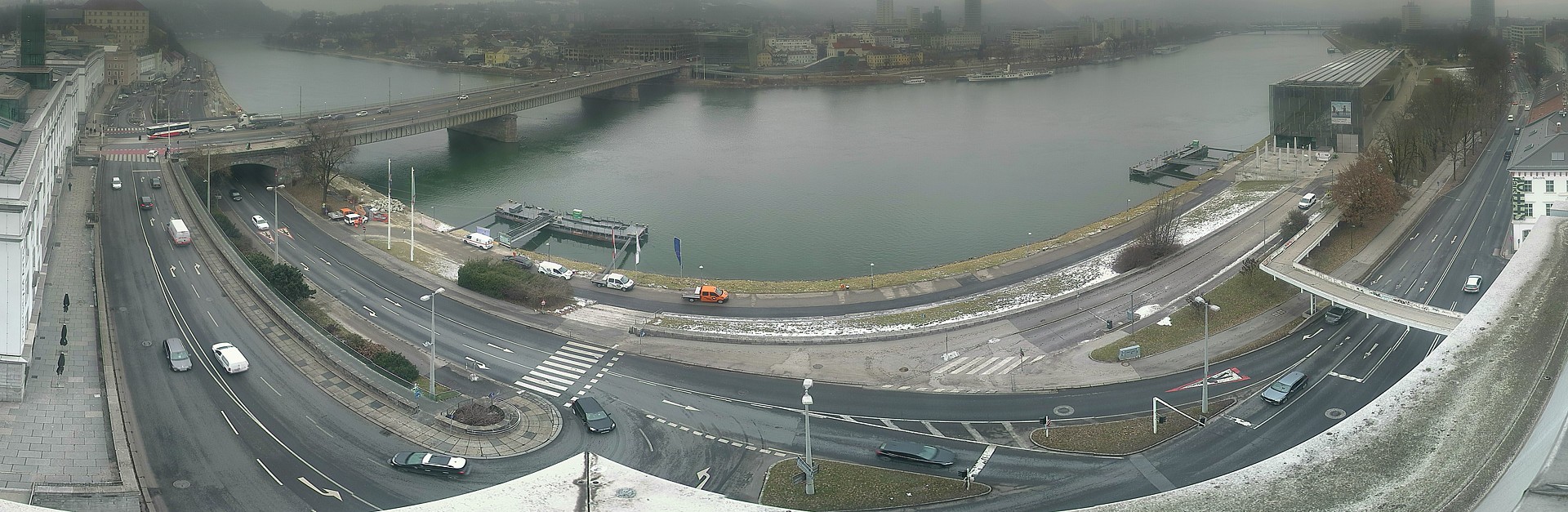 Archiv Foto Webcam Linz: Donaulände und Nibelungenbrücke