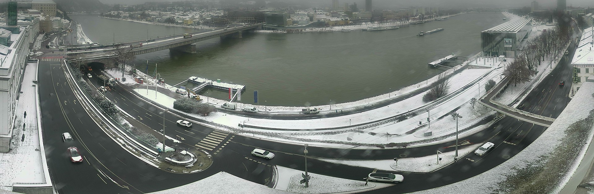 Archiv Foto Webcam Linz: Donaulände und Nibelungenbrücke