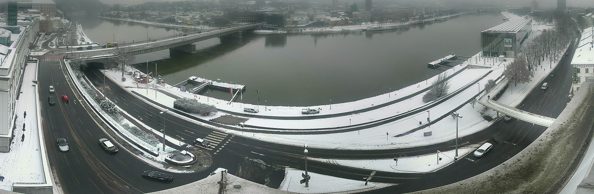 Archiv Foto Webcam Linz: Donaulände und Nibelungenbrücke
