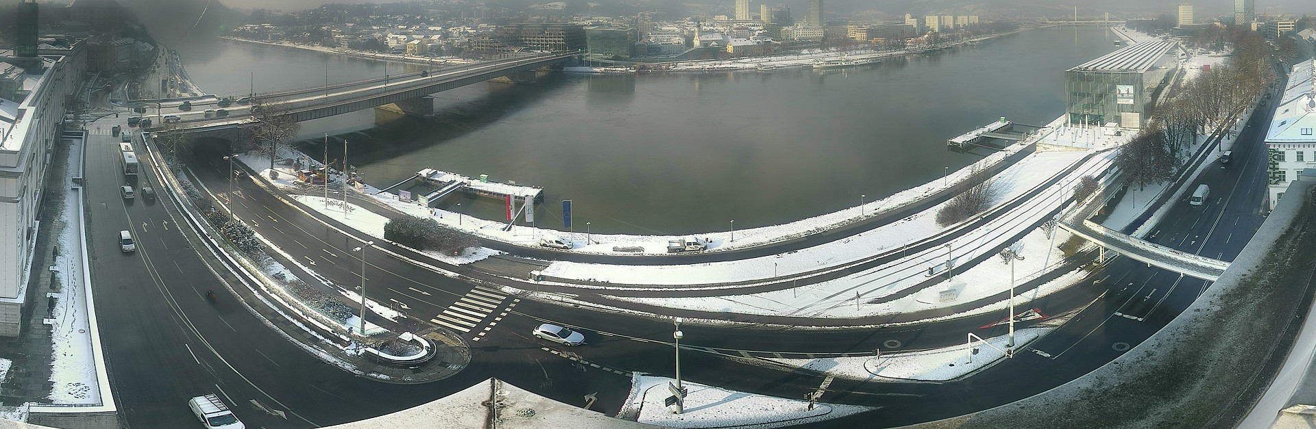 Archiv Foto Webcam Linz: Donaulände und Nibelungenbrücke