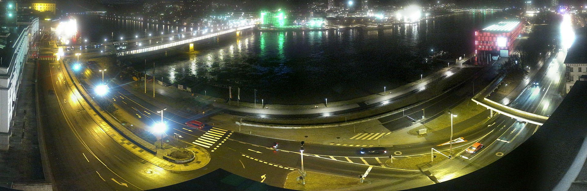 Archiv Foto Webcam Linz: Donaulände und Nibelungenbrücke