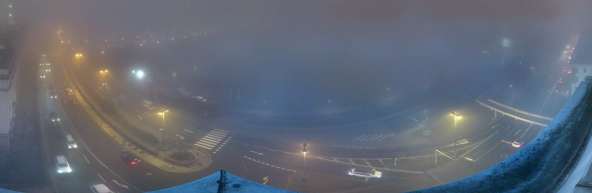 Archived image Webcam Linz: Generali building at the Danube