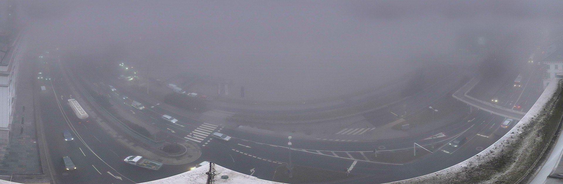 Archived image Webcam Linz: Generali building at the Danube