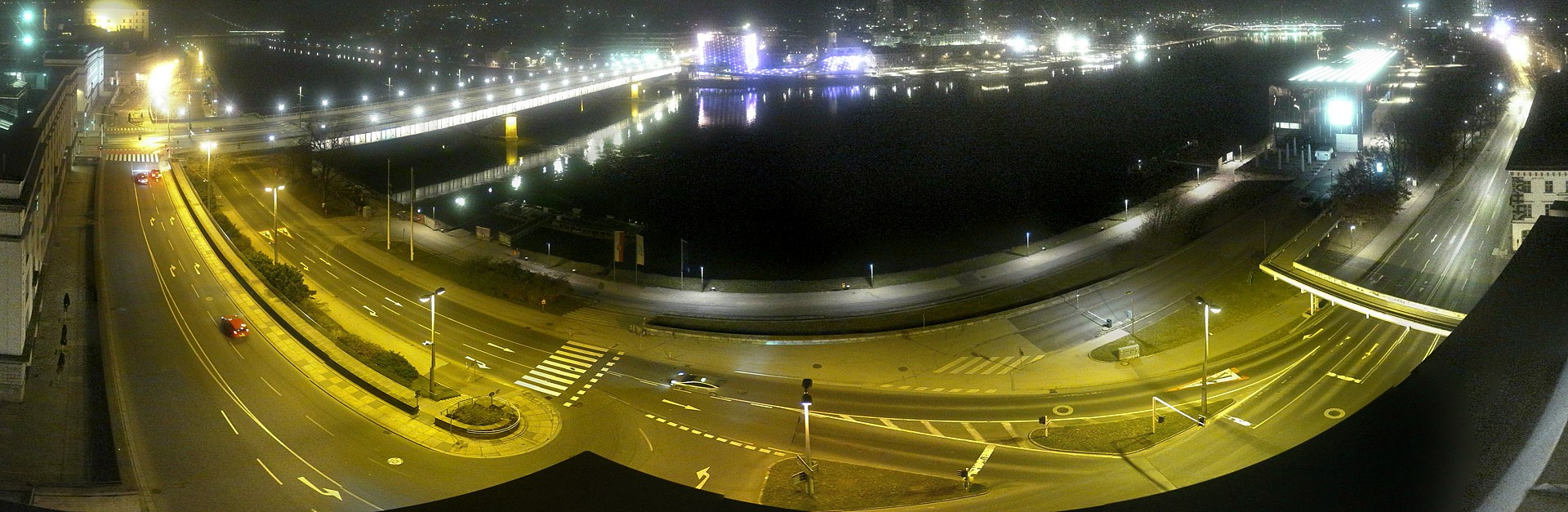 Archiv Foto Webcam Linz: Donaulände und Nibelungenbrücke