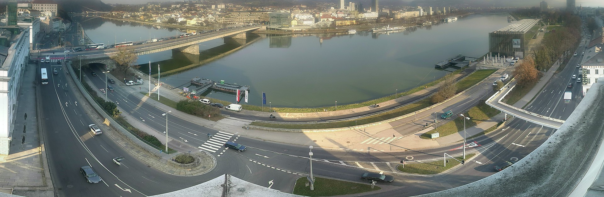 Archiv Foto Webcam Linz: Donaulände und Nibelungenbrücke