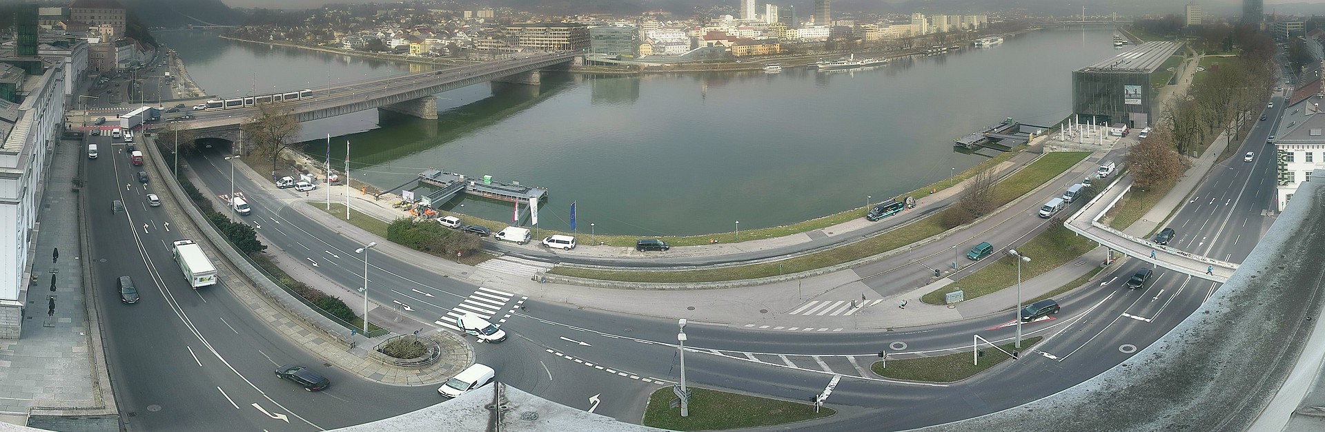 Archiv Foto Webcam Linz: Donaulände und Nibelungenbrücke