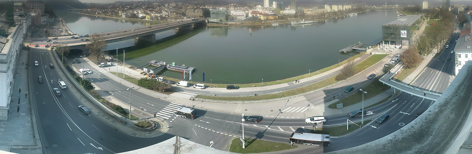 Archiv Foto Webcam Linz: Donaulände und Nibelungenbrücke