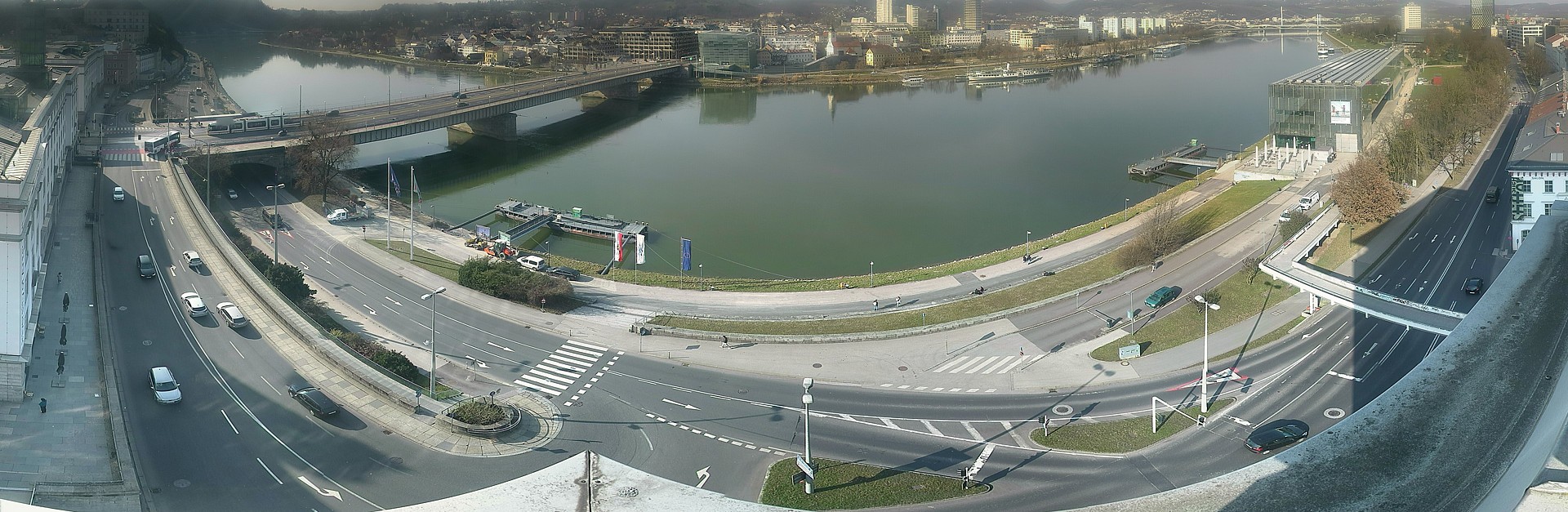 Archiv Foto Webcam Linz: Donaulände und Nibelungenbrücke