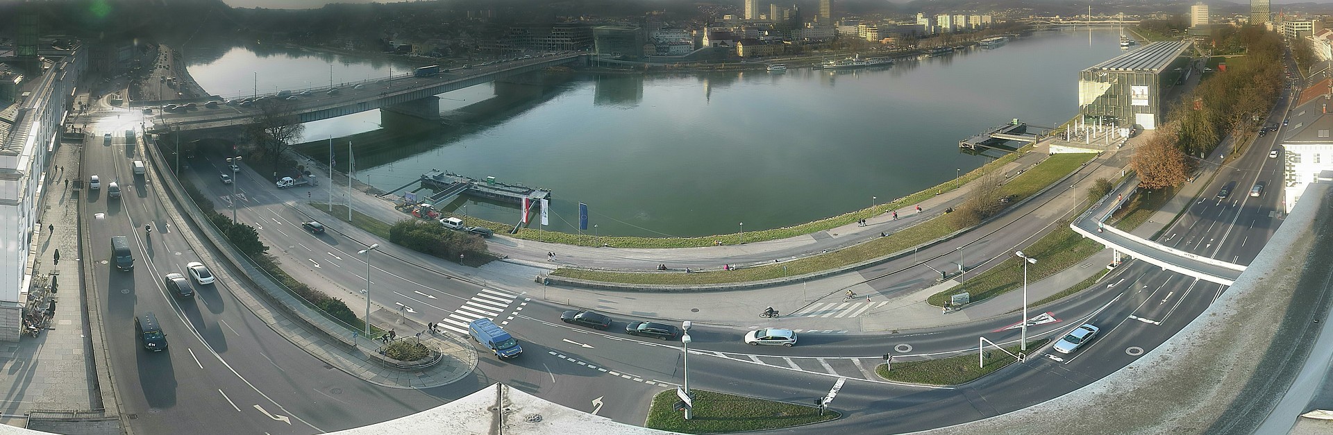 Archiv Foto Webcam Linz: Donaulände und Nibelungenbrücke