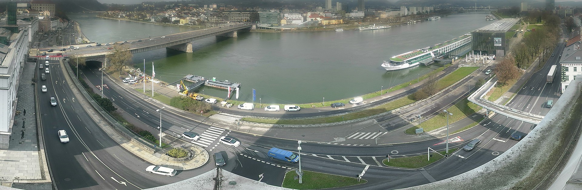 Archiv Foto Webcam Linz: Donaulände und Nibelungenbrücke