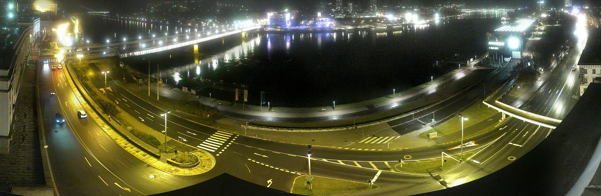 Archiv Foto Webcam Linz: Donaulände und Nibelungenbrücke