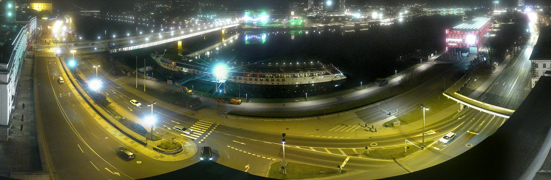 Archiv Foto Webcam Linz: Donaulände und Nibelungenbrücke