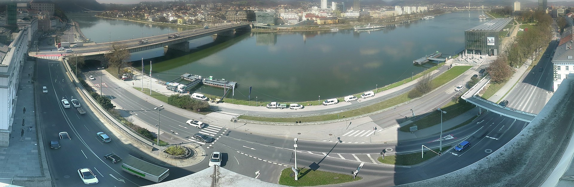Archiv Foto Webcam Linz: Donaulände und Nibelungenbrücke