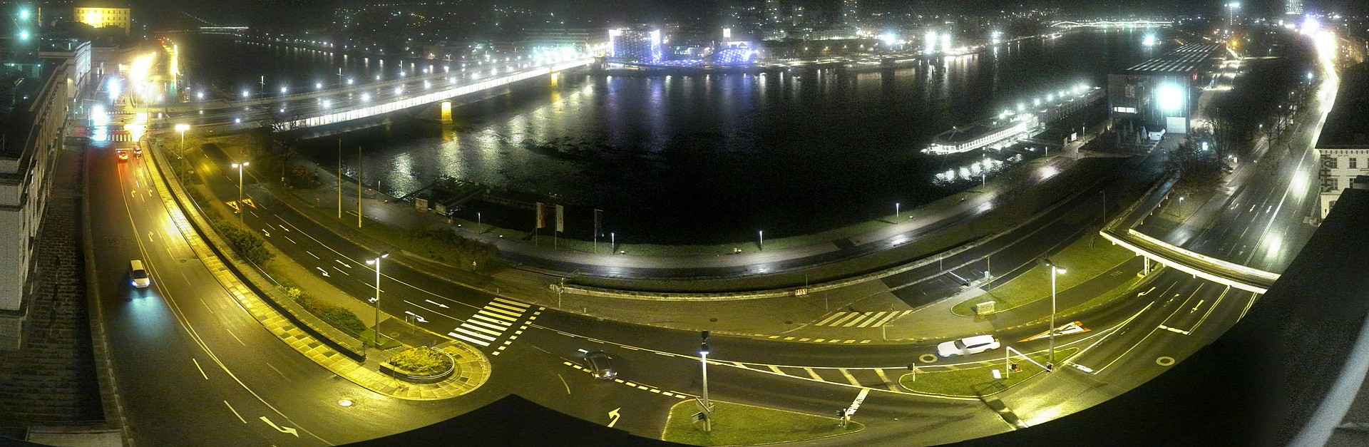 Archiv Foto Webcam Linz: Donaulände und Nibelungenbrücke