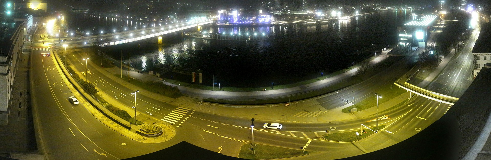 Archiv Foto Webcam Linz: Donaulände und Nibelungenbrücke
