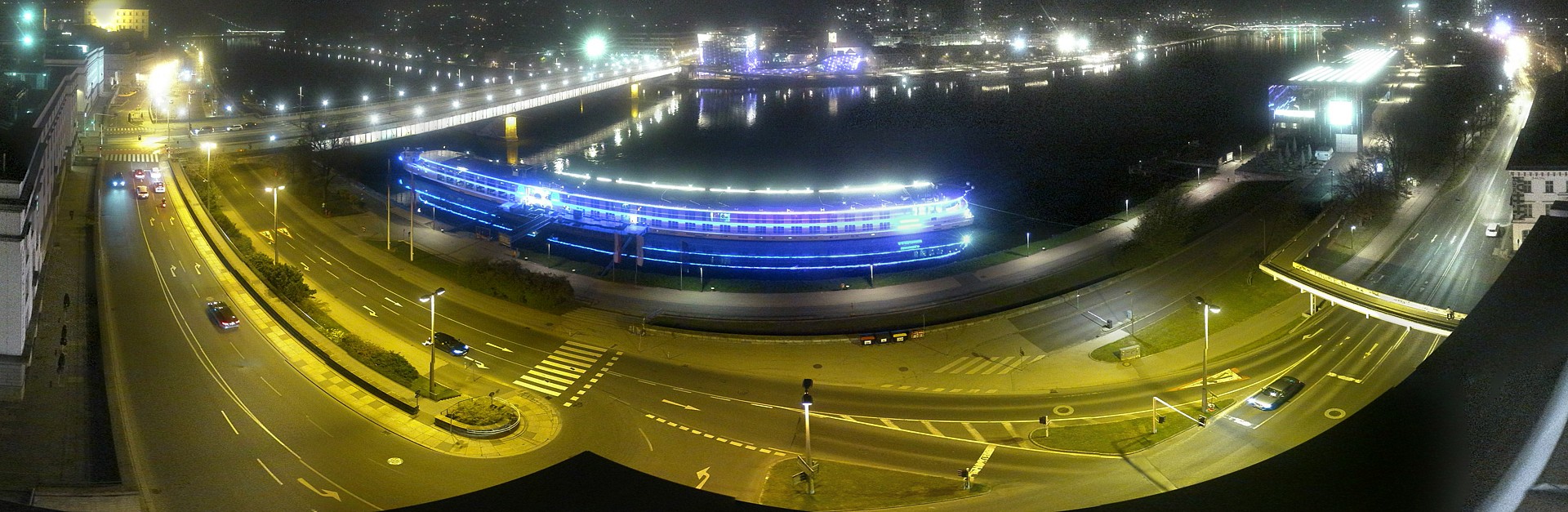 Archiv Foto Webcam Linz: Donaulände und Nibelungenbrücke
