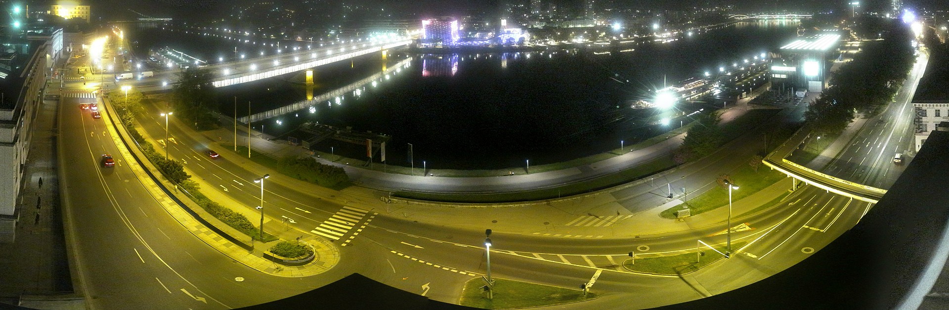 Archiv Foto Webcam Linz: Donaulände und Nibelungenbrücke