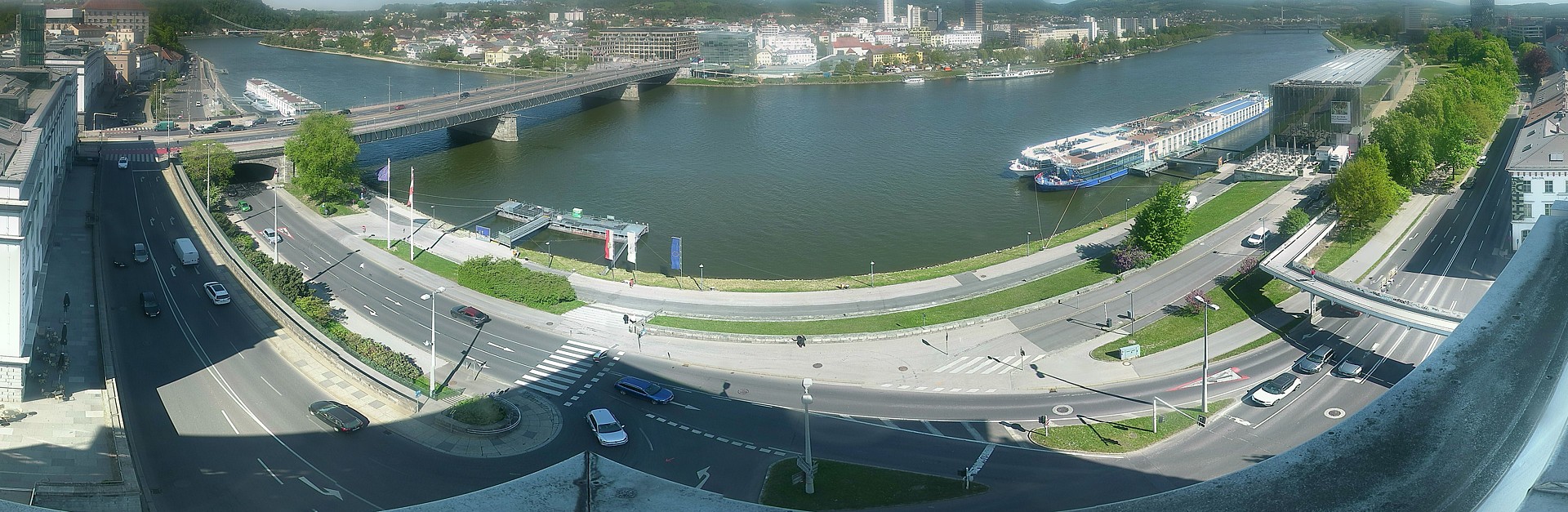 Archiv Foto Webcam Linz: Donaulände und Nibelungenbrücke