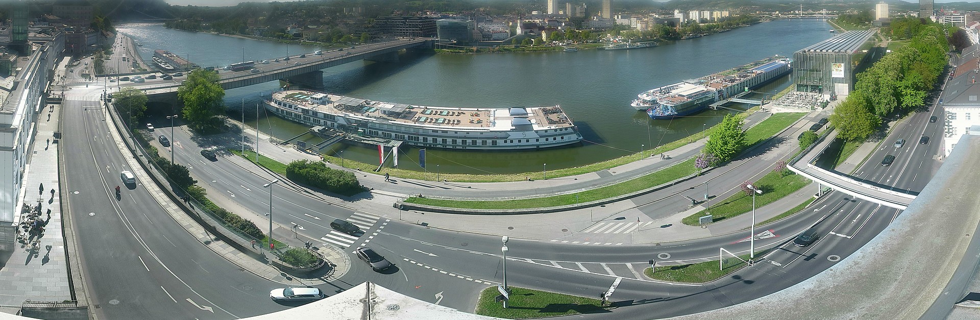 Archiv Foto Webcam Linz: Donaulände und Nibelungenbrücke
