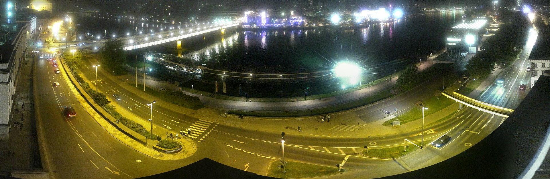 Archiv Foto Webcam Linz: Donaulände und Nibelungenbrücke