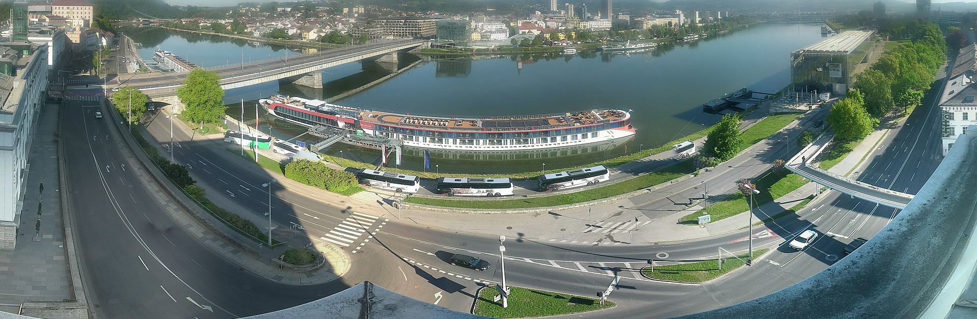 Archiv Foto Webcam Linz: Donaulände und Nibelungenbrücke
