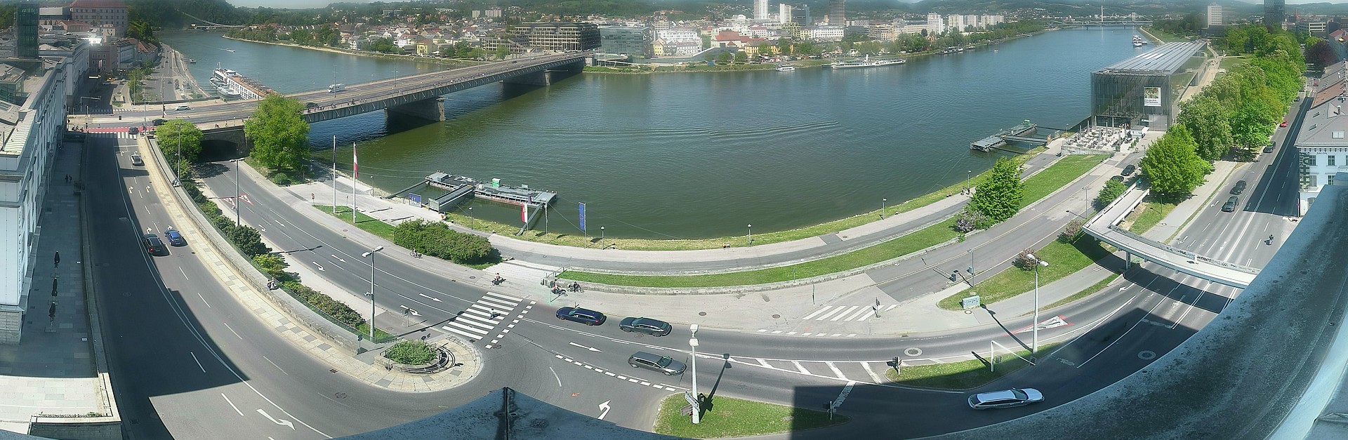 Archiv Foto Webcam Linz: Donaulände und Nibelungenbrücke
