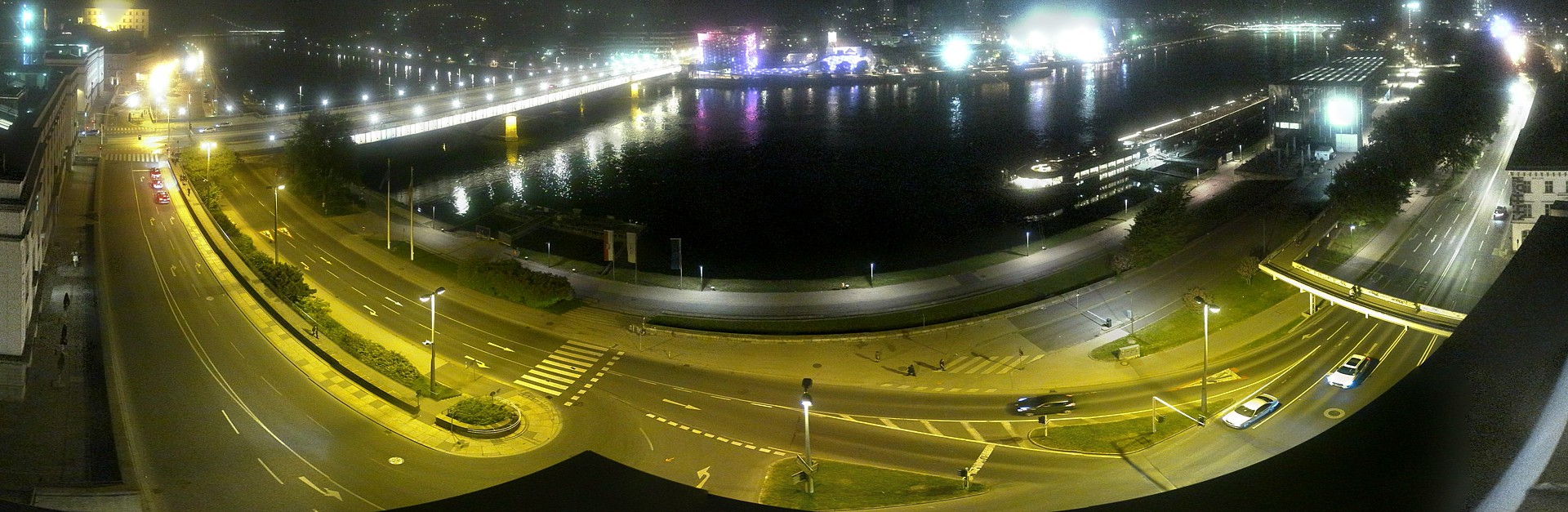 Archiv Foto Webcam Linz: Donaulände und Nibelungenbrücke