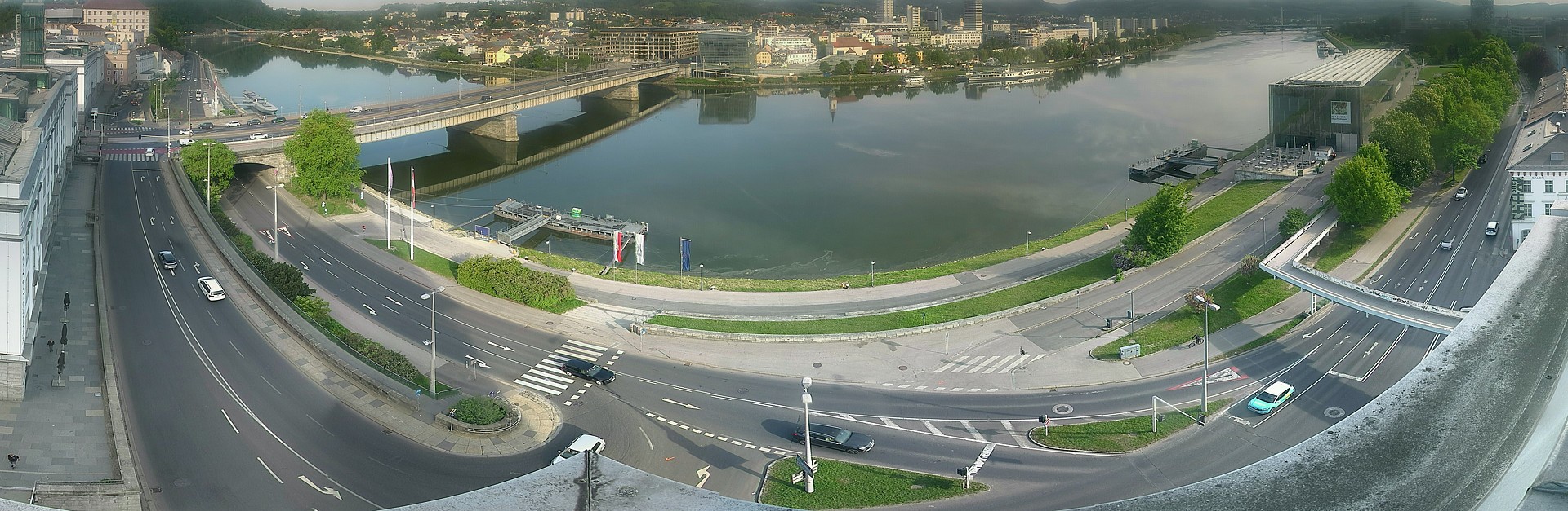 Archiv Foto Webcam Linz: Donaulände und Nibelungenbrücke