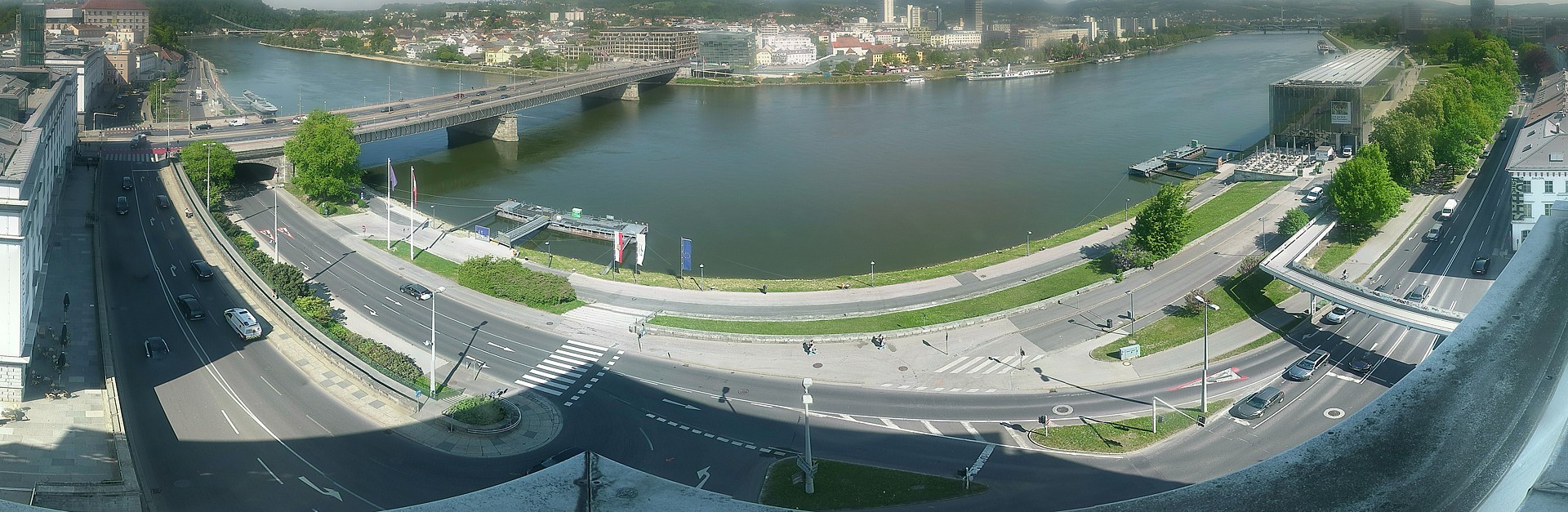 Archiv Foto Webcam Linz: Donaulände und Nibelungenbrücke
