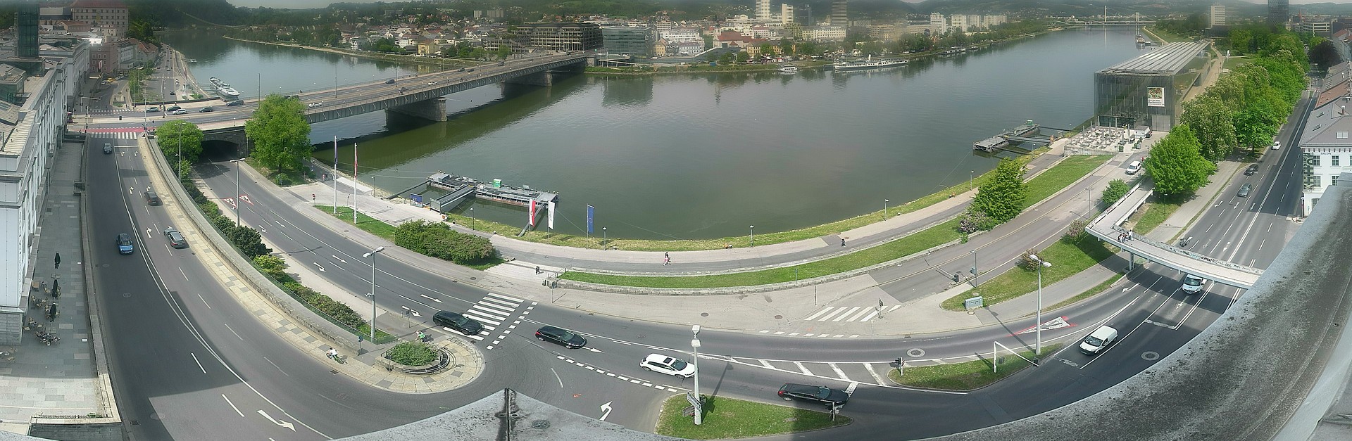 Archiv Foto Webcam Linz: Donaulände und Nibelungenbrücke